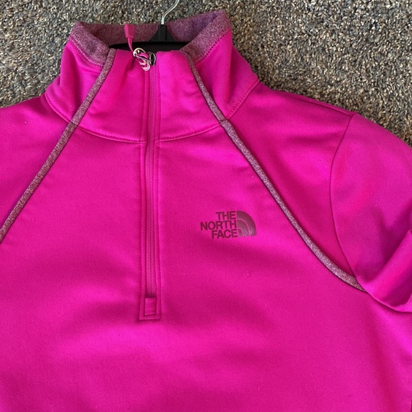 North Face 1/4 Zip Pullover - Picture 2 of 3